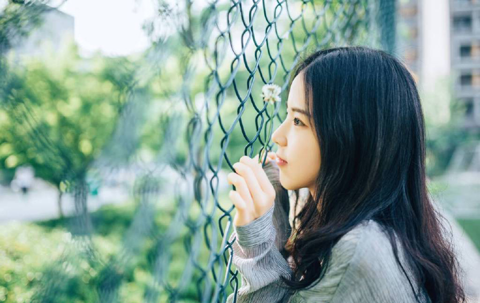生活比电影狠多了，从来不给弱者安排大逆转的情节。